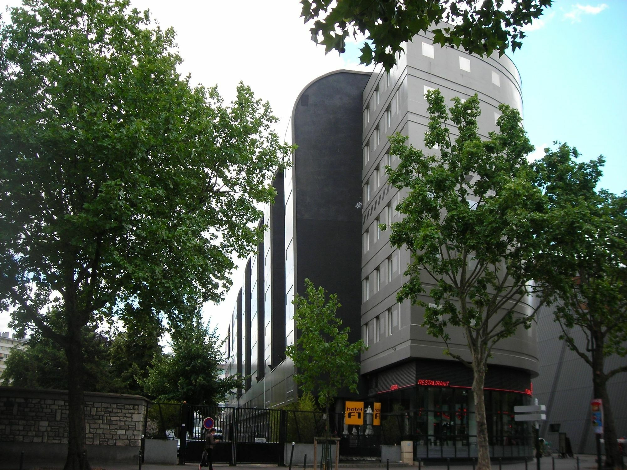 Hotelf1 Paris Porte De Chatillon Exterior photo